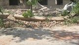 В центре Харькова на проезжую часть рухнула стена дома. ФОТОрепортаж