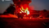 В результате повторного удара загорелась пожарная автоцистерна