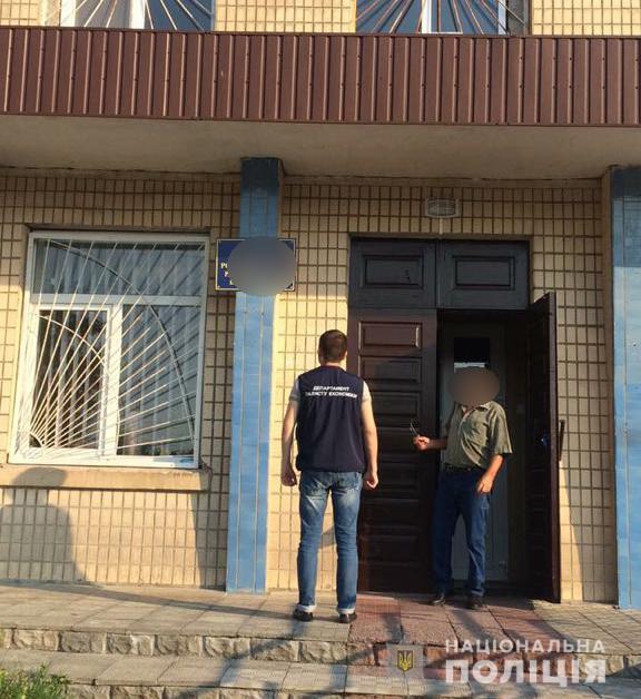 Суддю райсуду Київської області спіймали на хабарі 8 тисяч гривень 02