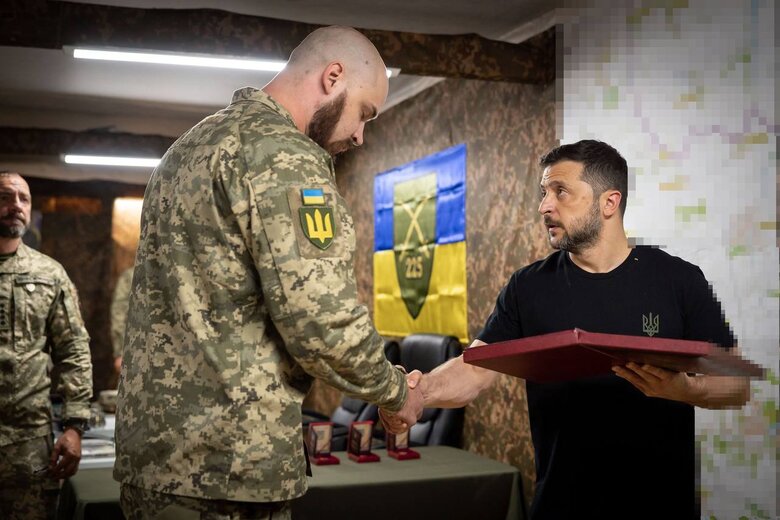 Zelenskyy visited an assault regiment in the Sumy region, which entered the Kursk region last year