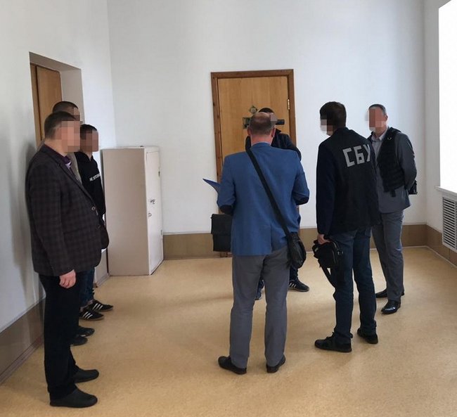 Чиновник РДА на Полтавщині одержав 45 тис. грн хабарів від учасників бойових дій за сприяння у виділенні землі, - СБУ 01