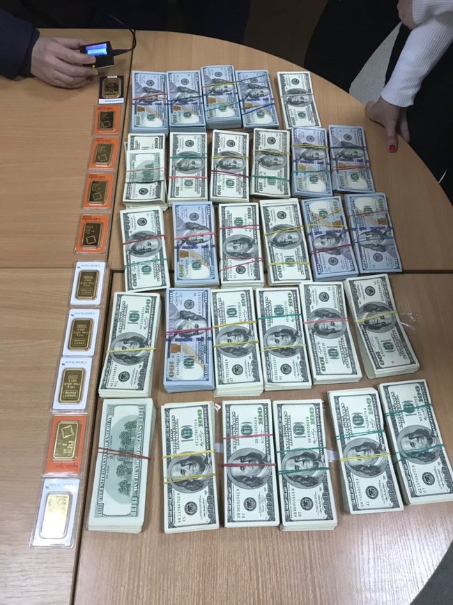 Податківці вилучили на Полтавщині 285 тис. доларів у сільгоспкомпаній, які ухилялися від сплати податків 02