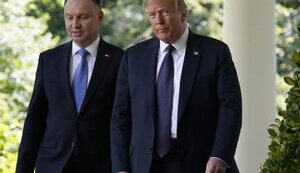 Дуде было важно склонить Трампа к давлению на РФ, но этого не произошло, - Сикорский