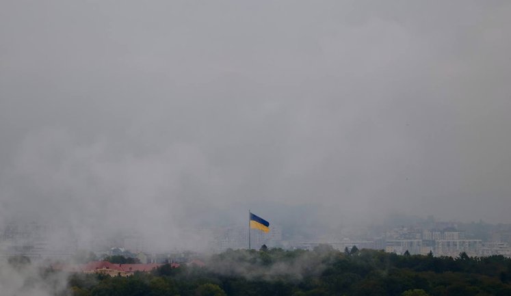 Атака РФ на Львів: частина міста без світла, вирують пожежі. Містян просять зачинити вікна (оновлено). ФОТО