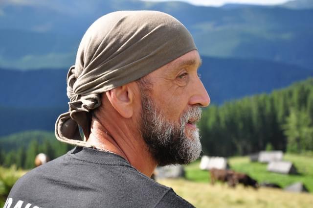 Прощатися з воїном прийшов весь Глухів. Пам’яті загиблого під Лиманом героя, кандидата історичних наук Юрія Коваленка 02