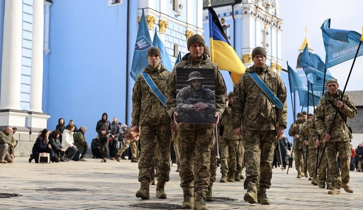 У Києві попрощалися із загиблим на війні Василем Ратушним. ФОТОрепортаж