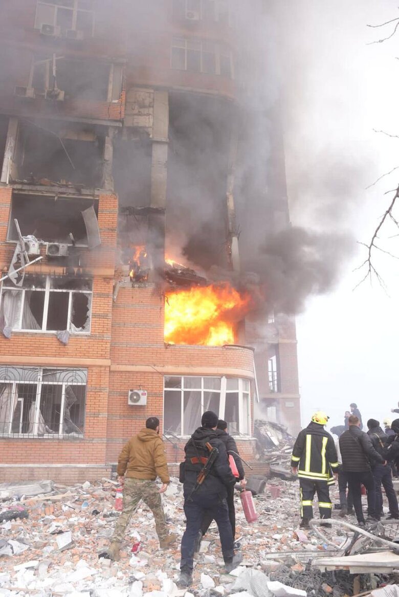 Consequences of missile strike by RF on house in Odesa 08