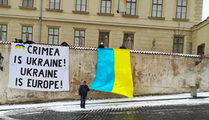 У центрі Праги вивісили український прапор. ФОТО