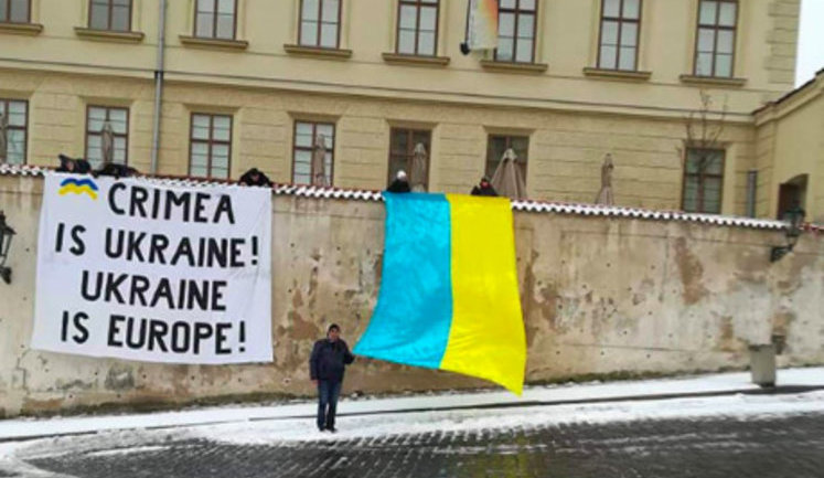 У центрі Праги вивісили український прапор. ФОТО