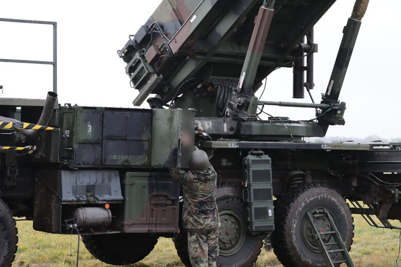 Ще одна група українських військових завершила навчання на Patriot у Німеччині