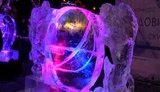 Ледяные ангелы, распятье и просыпающаяся женщина: во Львове прошел конкурс ледовых скульптур. ВИДЕО