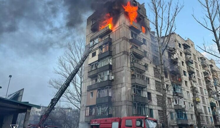 Удар РФ по Костянтинівці 12 березня: з-під завалів урятували подружжя, жінка провела під руїнами майже 20 годин. ВІДЕО+ФОТОрепортаж