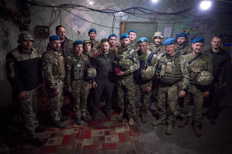 Zelensky arrived at front and congratulated soldiers on Day of Marine Corps of Navy of Armed Forces of Ukraine 01