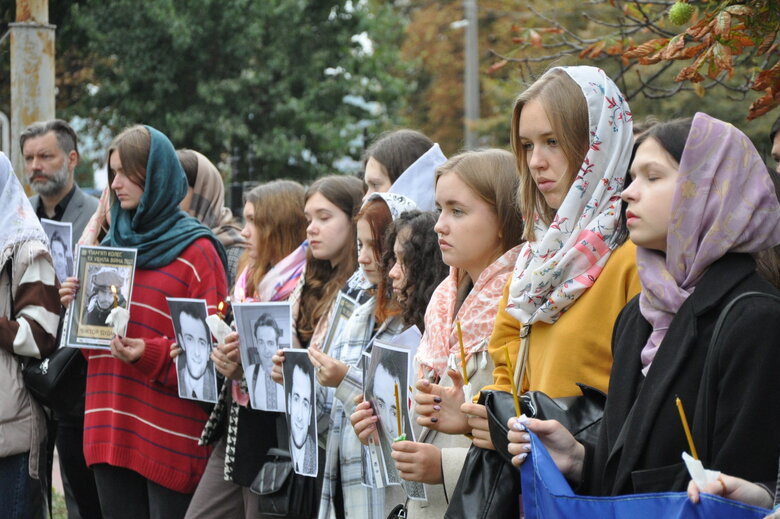 У Києві відбулося поминальне богослужіння за загиблими українськими журналістами 30