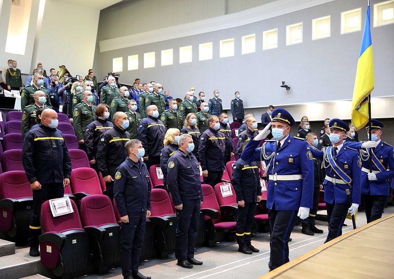 Монастирський нагородив працівників системи МВС 02