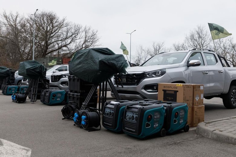 Порошенко передав 6 комплексів Ай-Петрі захисникам