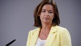 Глава МЗС Словенії Таня Файон