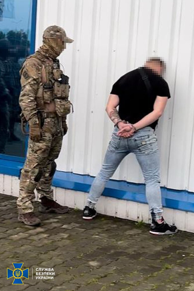 Затримано банду перевертнів, які мобілізувалися до ЗСУ, але залишили підрозділ і займалися рекетом на Львівщині, - СБУ 02