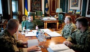 Ситуація на фронті та в прикордонні, створення резервів, безпекові гарантії: Зеленський провів нараду з військовими. ФОТО