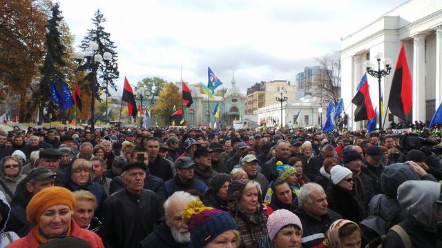 Під Радою відбувається мітинг прихильників Саакашвілі 07