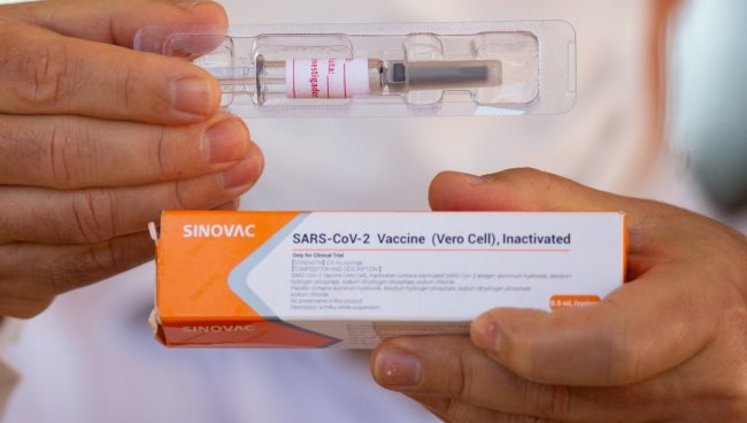 Китайская вакцина от COVID-19 поступит в Украину 25 марта, - "Лекхим"