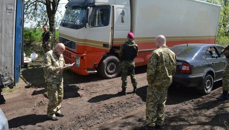 Москаль - контрабандистам: "Х#й я ложил на ваши угрозы! Пешком будете ходить". ВИДЕО+ФОТО