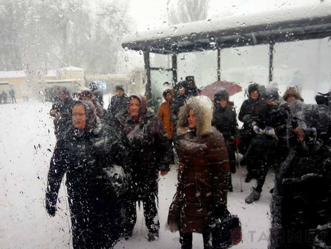 Одесу завалив сильний снігопад: рух у місті паралізовано 10