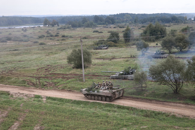 Международные военные учения Rapid Trident-2018: военное командование стран-участниц посетило маневры 12