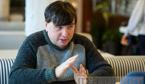 Зеленскому не следовало ссориться с лояльными журналистами, потому что их многочисленные публикации теперь формируют негативное отношение к нему, - Мустафин
