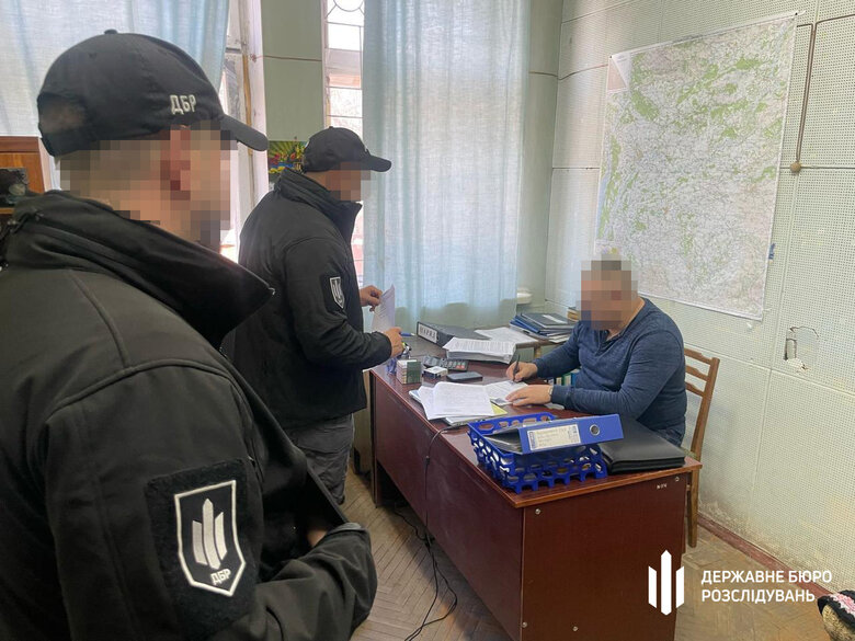 підозра махінація військові
