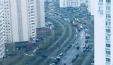 "Вулиця-привид" Чавдар у Києві, де минулого року в ямі застряг пасажирський автобус, знову вся у глибоких вибоїнах. ФОТОрепортаж