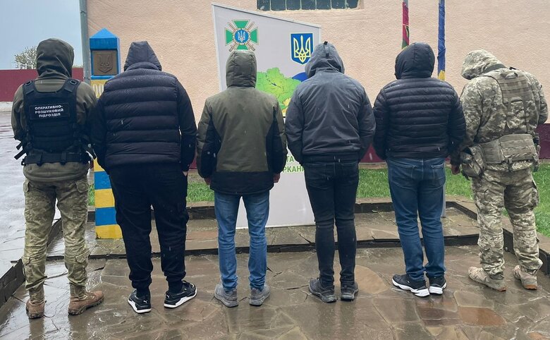 Упродовж вихідних на Буковині затримано 15 ухилянтів, а також їхніх помічників 01