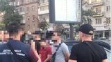 Під час одержання $5000 хабаря затримано двох столичних прокурорів, - Нацполіція. ФОТОрепортаж
