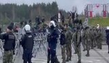 Около 150-200 мигрантов прорвались в Польшу из Беларуси. ВИДЕО