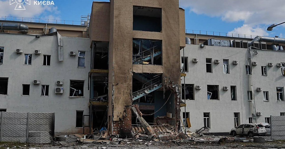 Moment of Russian strike on "We Are Ukraine" TV channel building: journalists were present at time. VIDEO