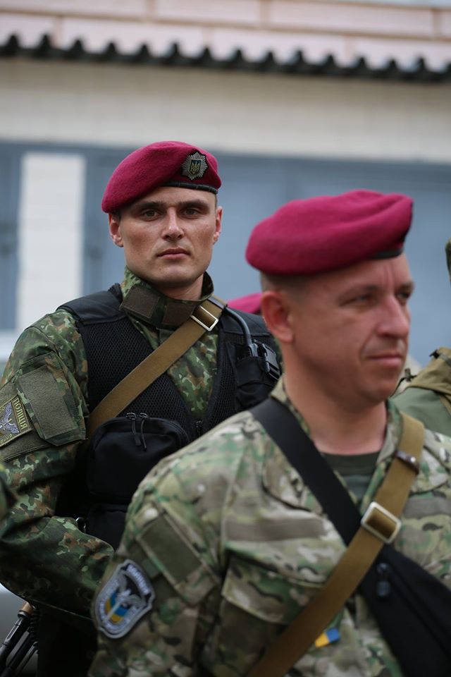 В зону АТО отправился сводный отряд полицейских Киева 05