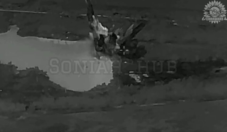 Air Force Su-27 fighter crews carry out two powerful bomb strikes on dam in Donetsk region. VIDEO