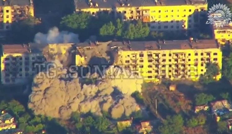 Пилоты Су-27 двумя авиабомбами уничтожили пункт управления БПЛА рашистов на востоке