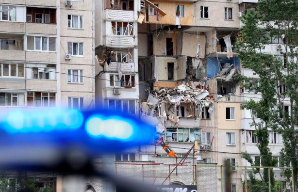 В Киеве в результате взрыва газа в жилом доме погибли 3 человека 08