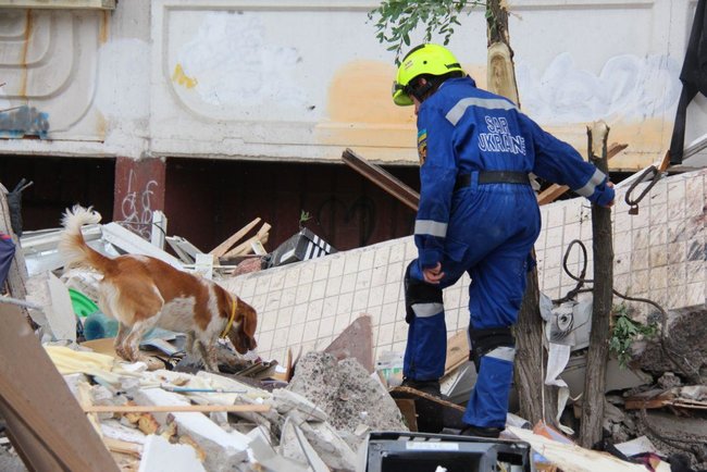 В Киеве в результате взрыва газа в жилом доме погибли 3 человека 05