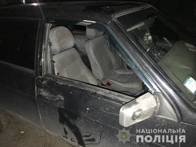 Пяний житель Харківщини розбив цеглиною 12 автомобілів, намагаючись їх викрасти, - Нацполіція 01
