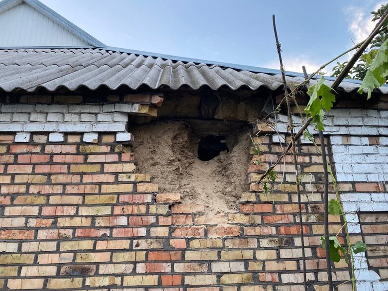 Рашисти обстрілювали Нікополь запалювальними боєприпасами 05