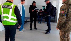 Викрито лікарів на Тернопільщині, які продавали військовим фіктивні діагнози для переведення в тил. ФОТО