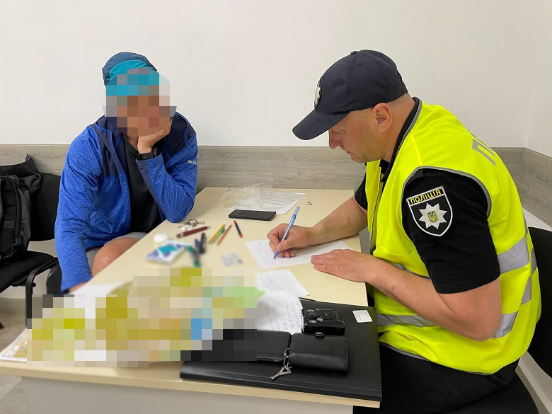 У Києві  викрили двох молодиків, які знімали роботу ППО 01 У Києві  викрили двох молодиків, які знімали роботу ППО 01
