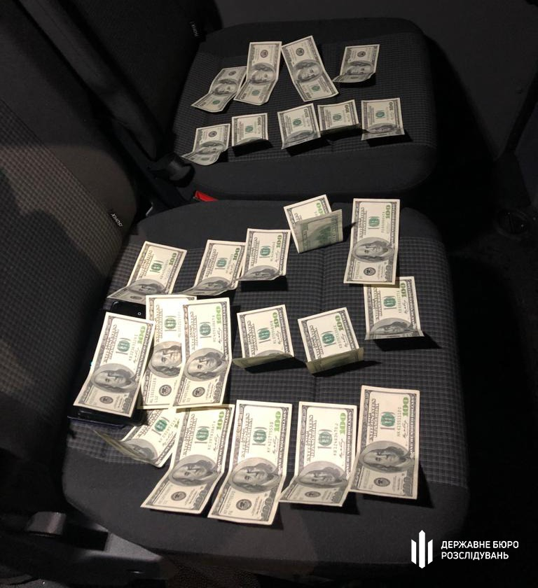 Керівник підприємства Укроборонпрому вимагав 80 тис. грн у іноземної компанії за допомогу, - ДБР 04