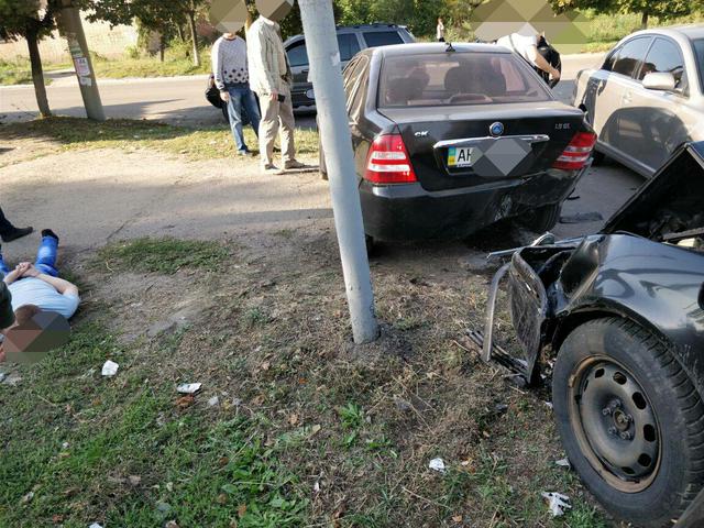 Полицейский-взяточник, пытаясь сбежать от правоохранителей, попал в ДТП 04