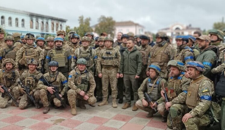 Zelensky came to Izium, liberated from Russian occupiers. PHOTOS