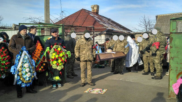 Погибшего на Донбассе воина Виктора Сухина провели в последний путь на Кировоградщине 05