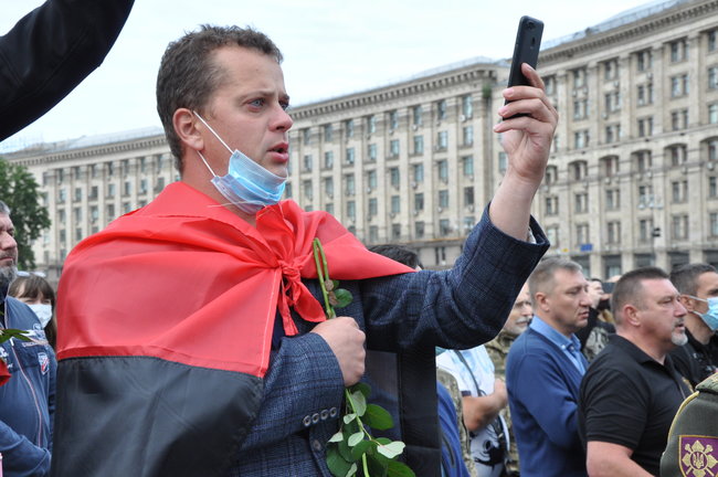 С погибшим Героем Украины Тарасом Матвиивым простились на Майдане Незалежности в Киеве 20