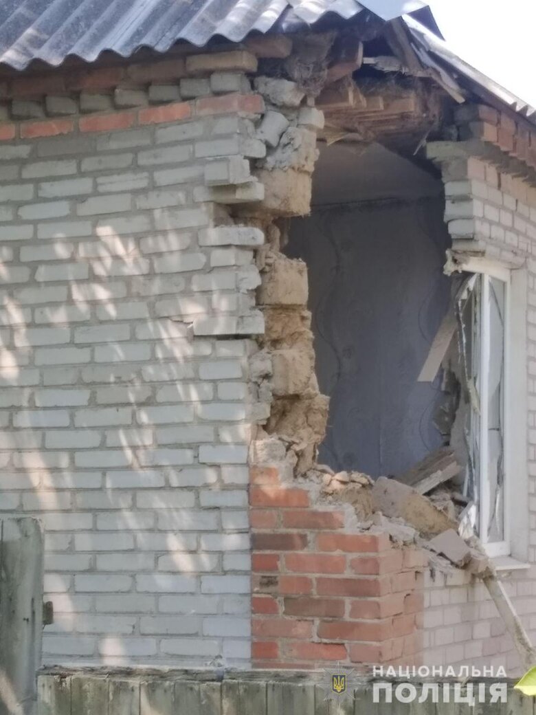 Рашисты ударили Ураганами по Донецкой области, есть погибшие и разрушения, - Нацполиция 01